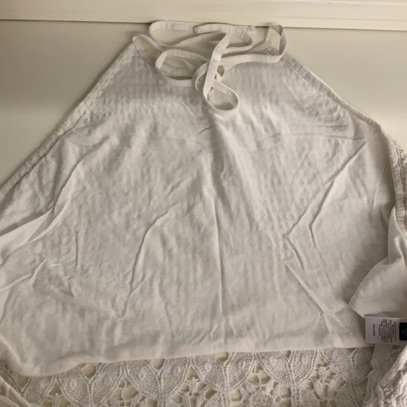 Express Backless Halter Crop Top - Picture 6 of 7